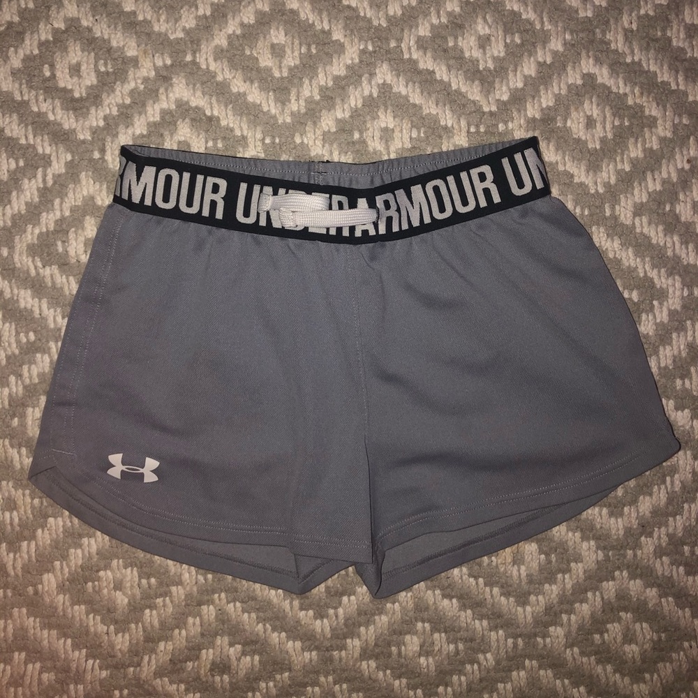 Grey Under Armour shorts!